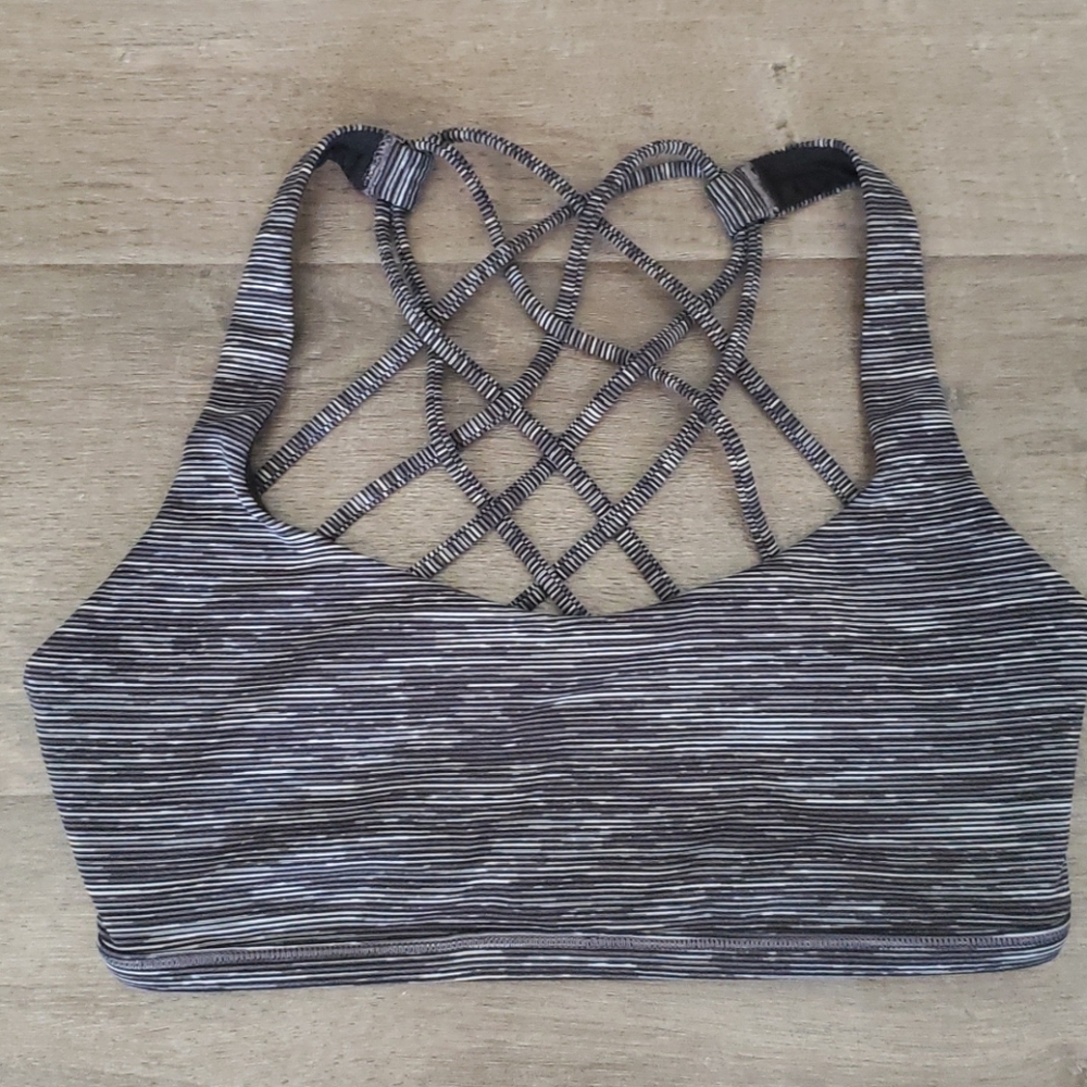 Lululemon Sports Bra size 4, like new